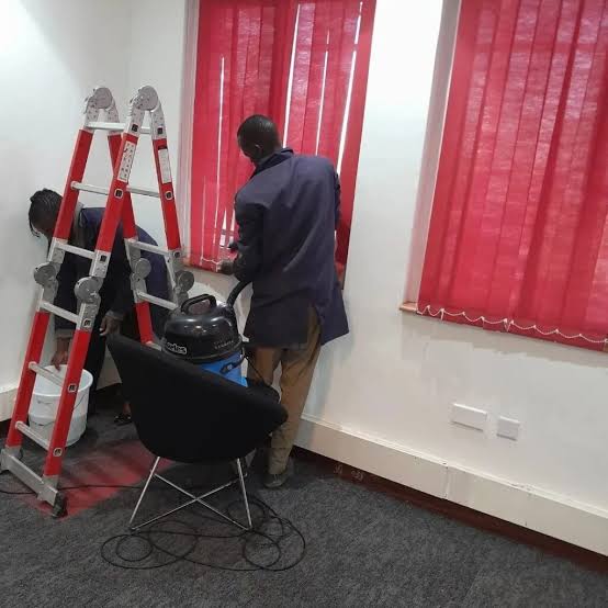 office blinds cleaning